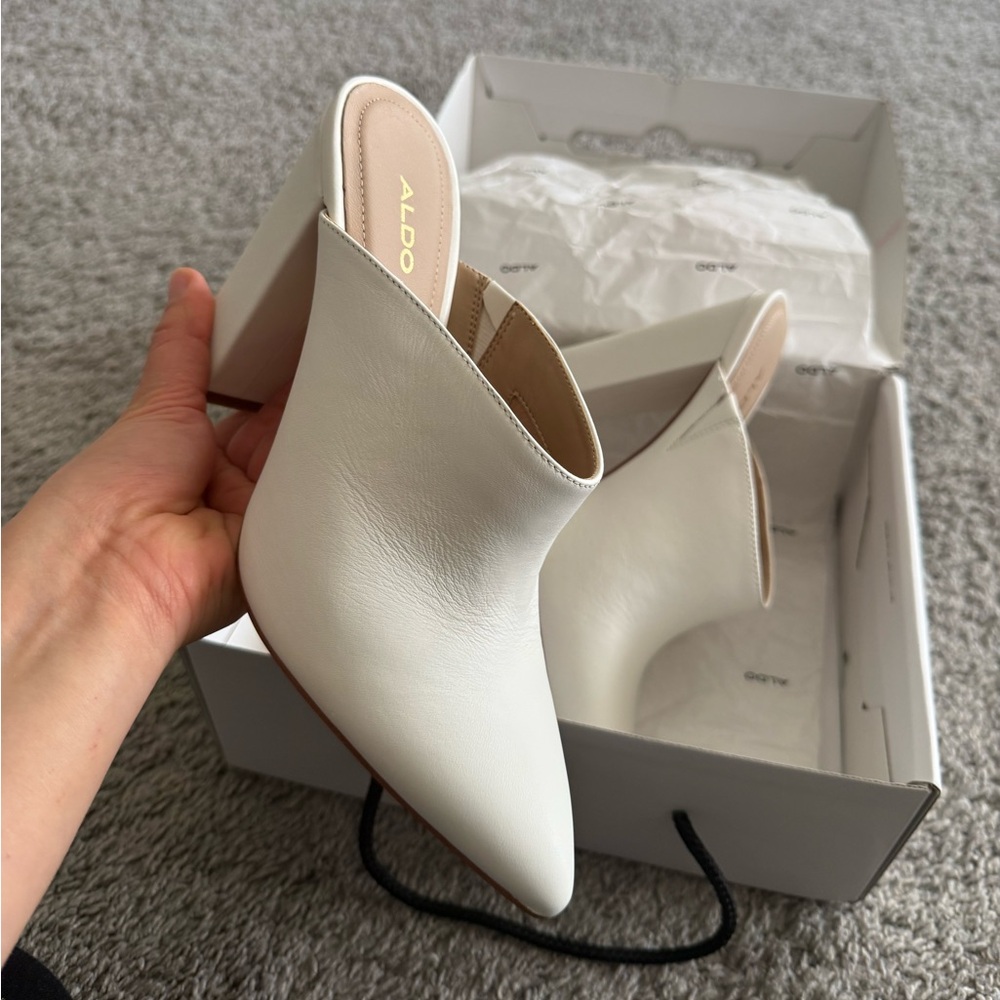 Aldo women shoes 
New👌🤩
Size 7.5
Color white - Picture 2 of 6